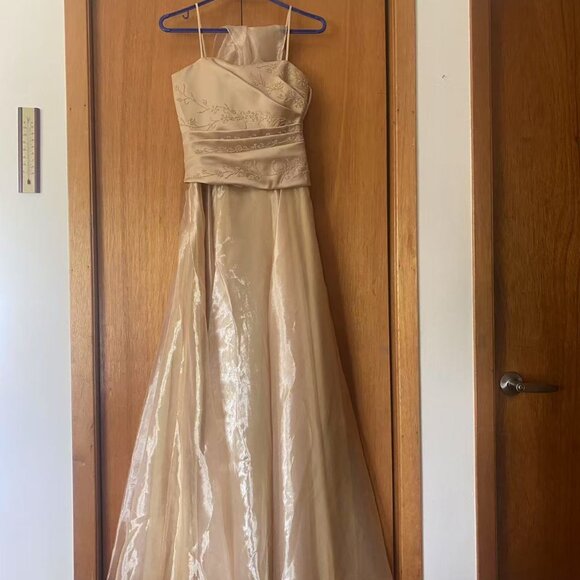 Gold prom dress - Picture 1 of 2